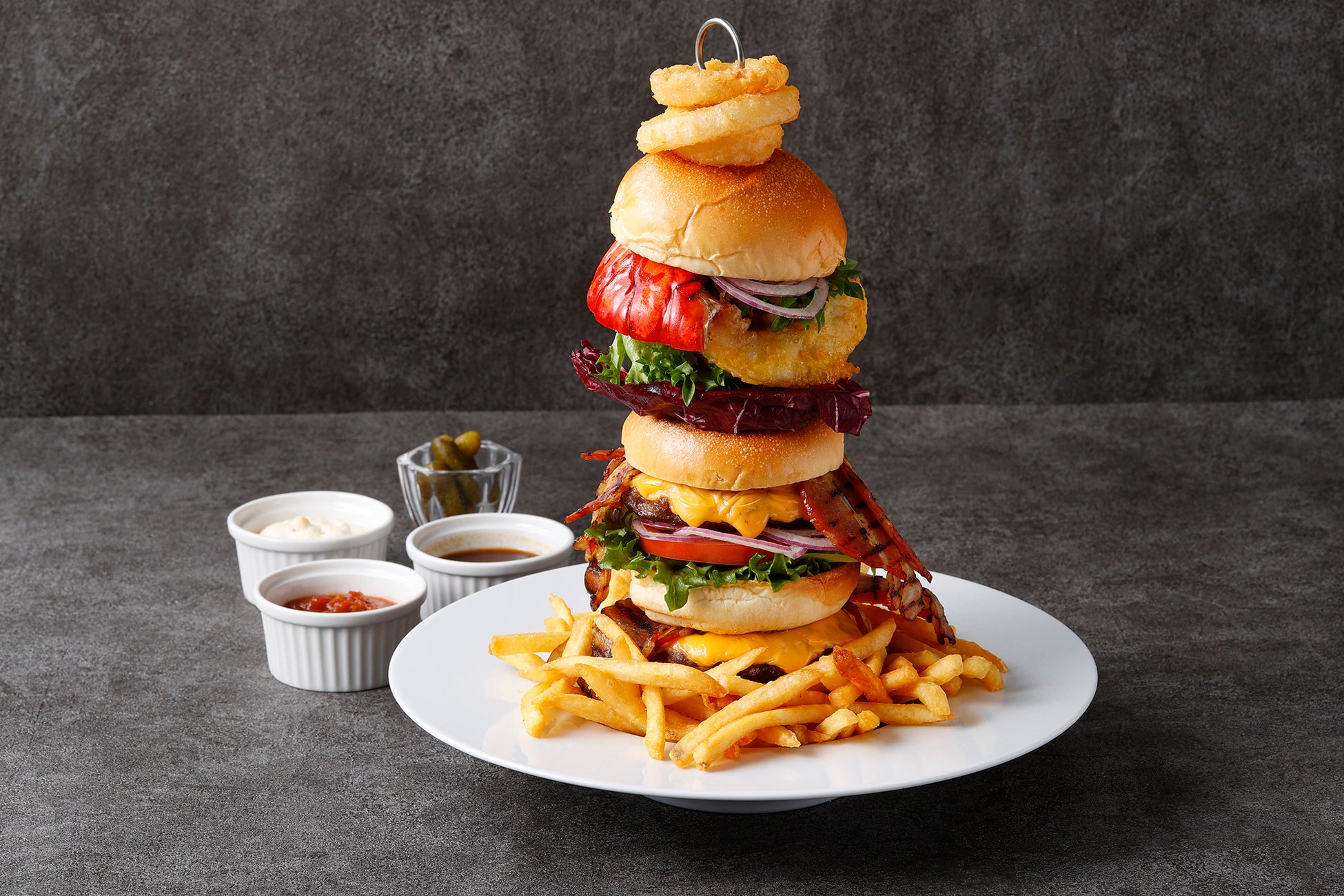 「ゴージャスタワーバーガー」が新登場