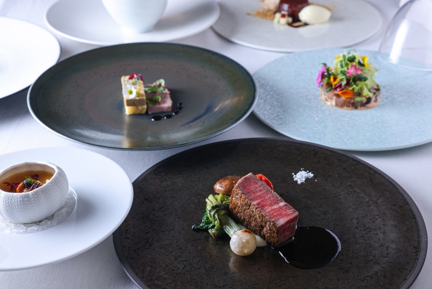 三國清三シェフ監修「mikuni MARUNOUCHI」冬季限定メニュー & 新年パーティプラン 提供開始