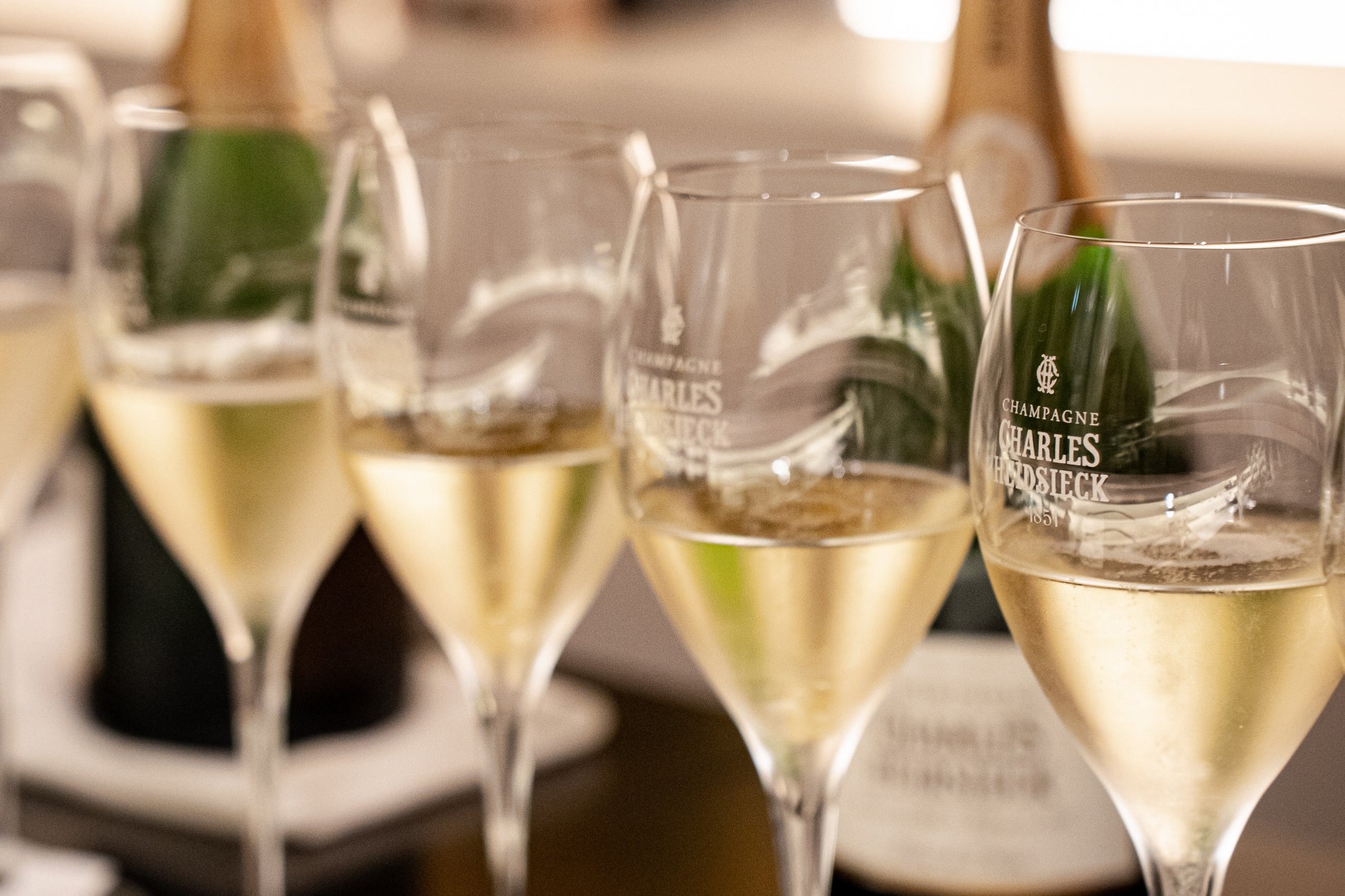 金目鯛・真鯛・レンコ鯛が勢揃い! 「ごちそう感」あふれる天丼てんやの『新春鯛づくし天丼』 新年の福を呼ぶ贅沢天丼、1月3日(土)登場!