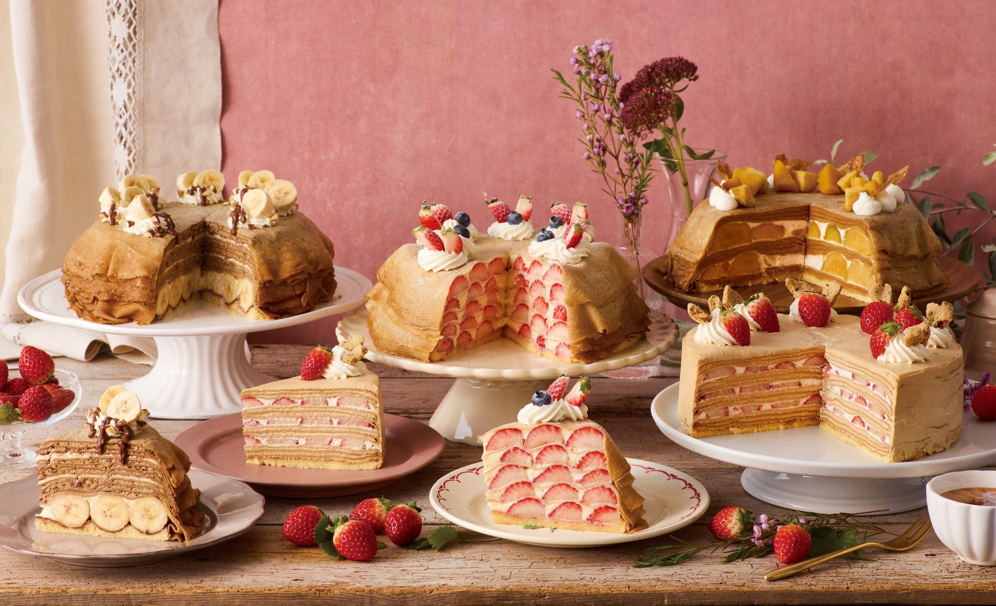 【Afternoon Tea LOVE&TABLE】旬の苺が“5層仕立て”のプレミアムなミルクレープやバナナ×アーモンドモカの新作など、冬限定ミルクレープ発売