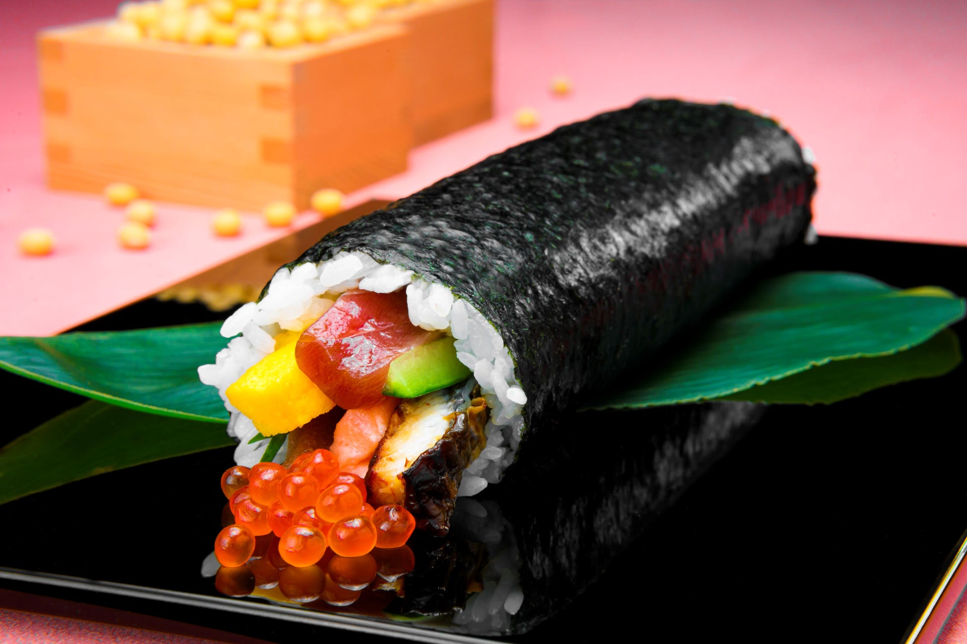 海の幸9種が織りなす極上の口福。和食料理長監修「特上海鮮恵方巻」12月20日(土)より予約受付開始