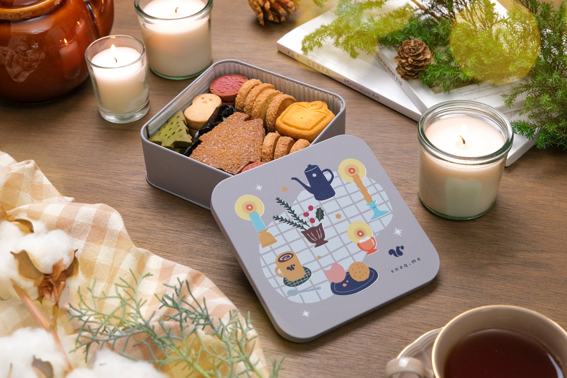 世界観を楽しむ冬限定クッキー缶『キャンドル灯る冬の雪あかりクッキー缶』スナックミーオンラインストアで期間限定発売