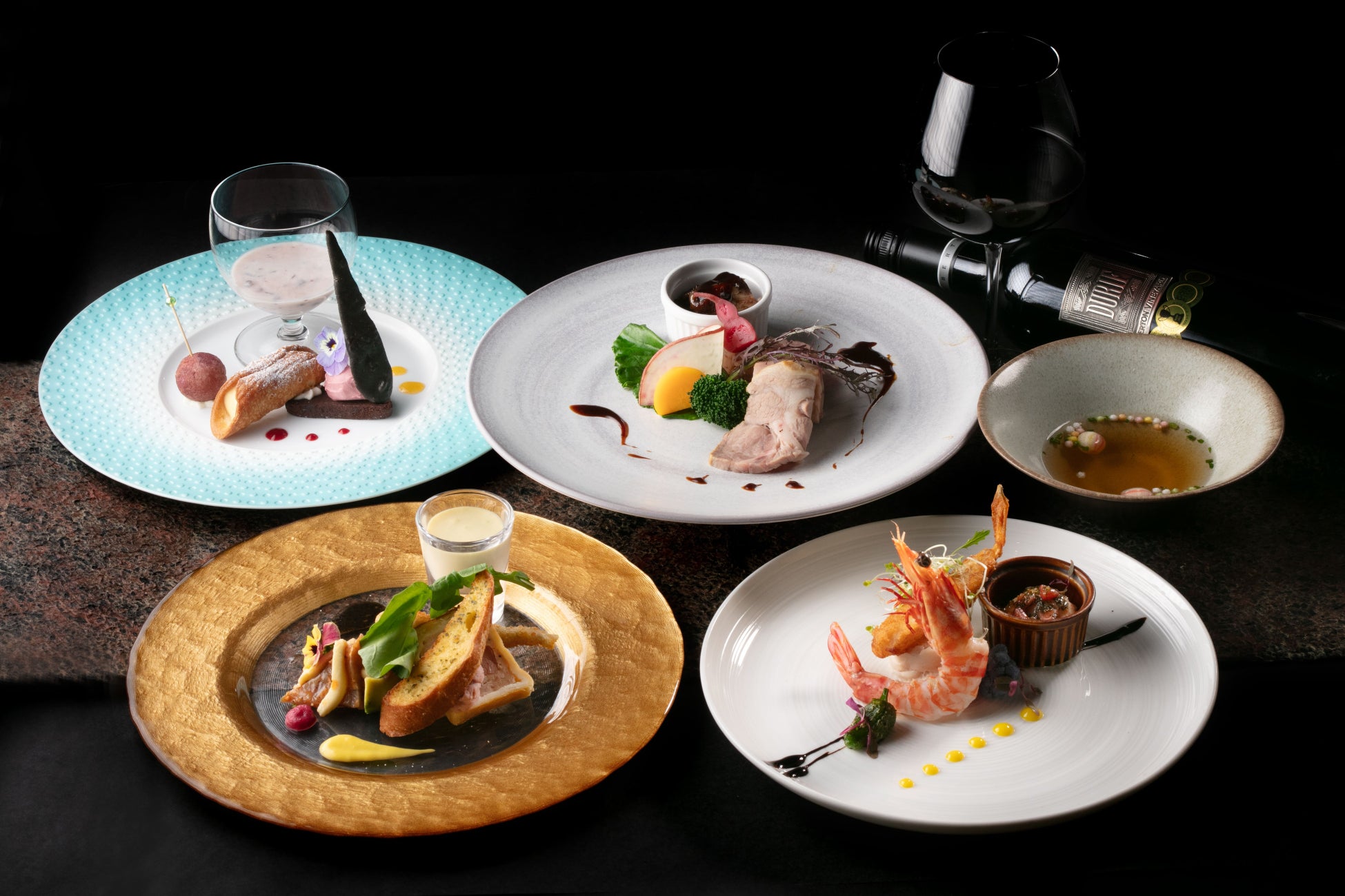 いちごの魅力を味わうランチコースを期間限定で提供!冬から春へ移ろう季節にぴったりな、いちごと贅沢な料理が揃う特別なコース