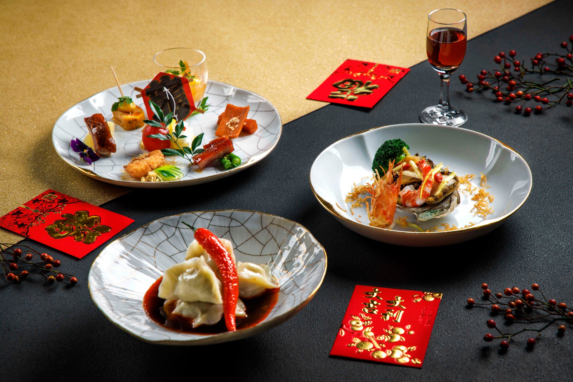 【ウェスティンホテル東京】広東料理「龍天門」で釜焼きの北京ダックや鮑、高級乾物など春節を寿ぐ華やかな『旧正月ランチ＆ディナーコース』を提供