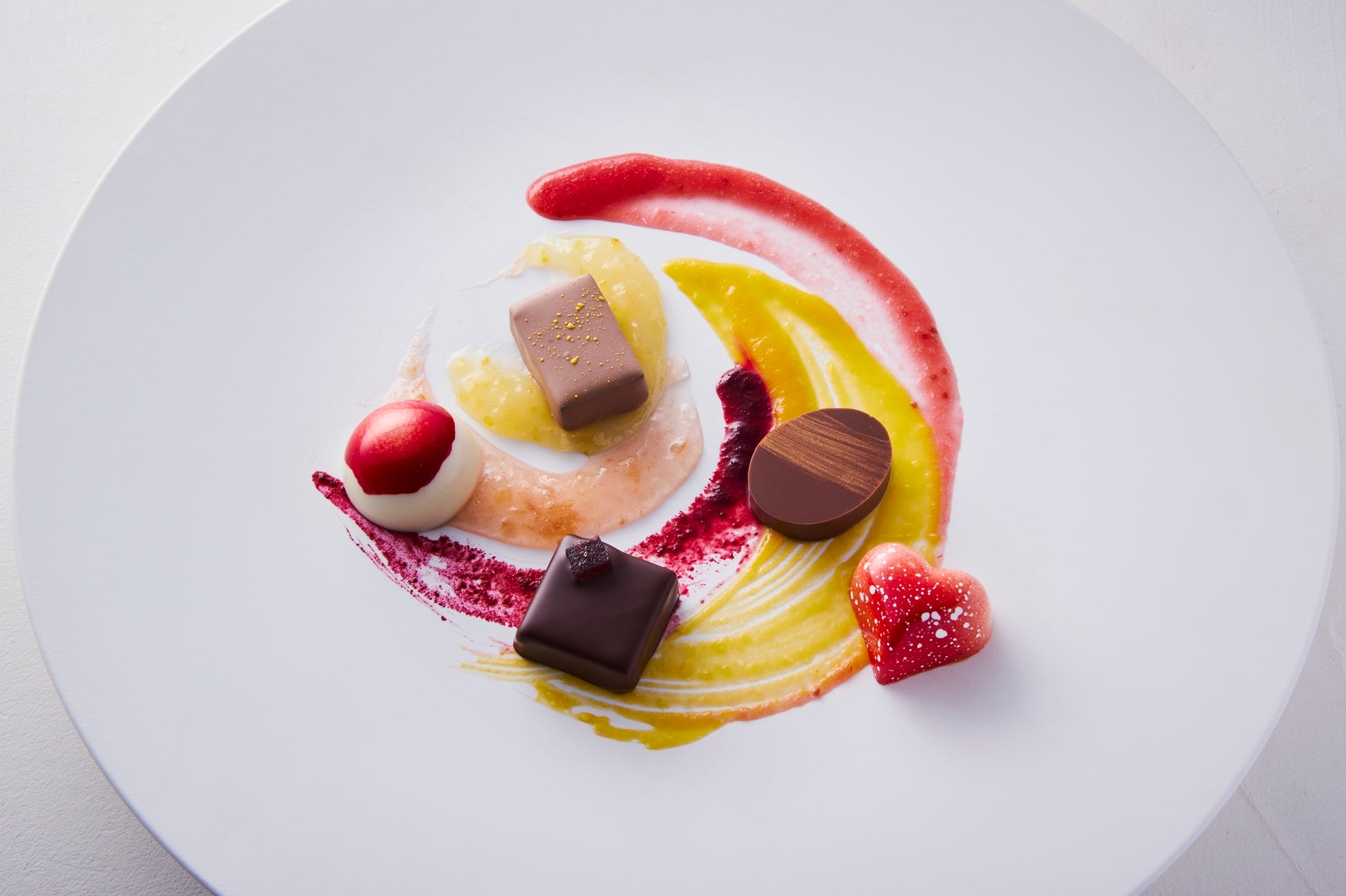 【ショコラティエ パレドオール】想いを込めた“日本のおいしさ”バレンタインに贈るフルーツと香りのショコラ