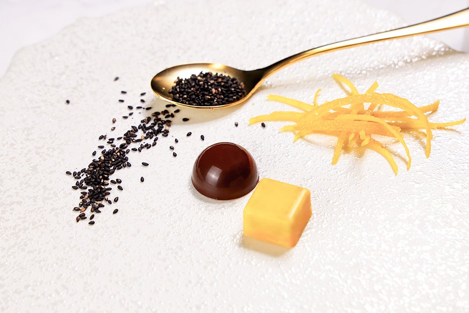和の素材が織りなす大人のバレンタイン。柚子と黒胡麻のボンボン・ショコラ「鼓香 -KOKA- Yuzu & Goma」2026年1月10日(土)より予約開始