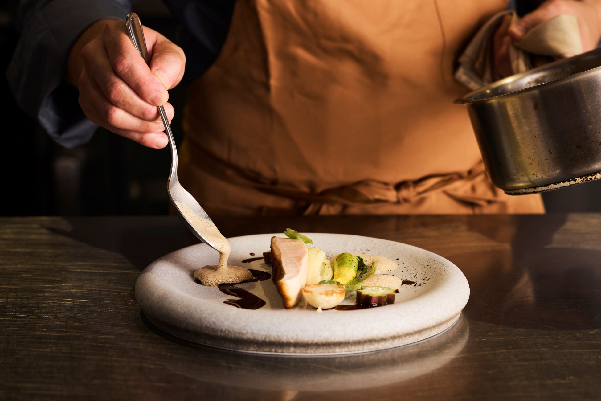 白金高輪のモダンビストロノミー”Sillage”、クラフトジン”HOLON”とのペアリングディナーを2026年1月15日に開催