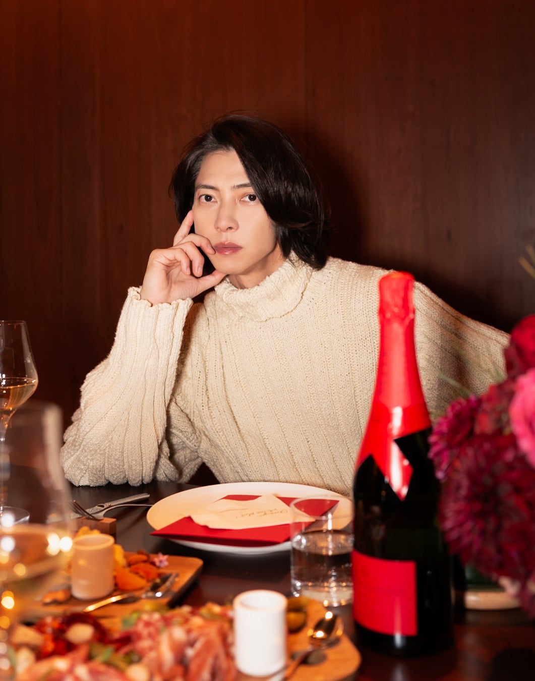 モエ・エ・シャンドン フレンズ オブ ザ ハウス 山下智久さんの楽しみ方を公開！「赤」に染まったモエ・エ・シャンドン ホリデーシーズン限定商品 “SHARE THE LOVE” コレクション