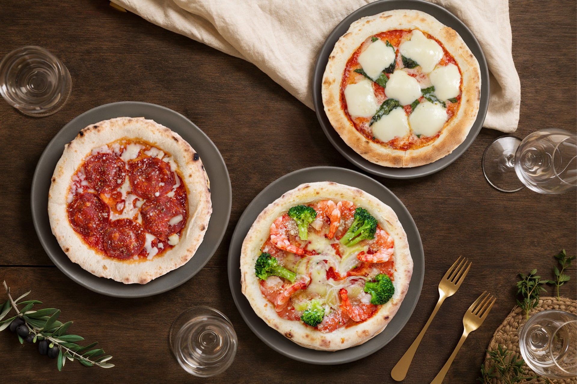 【年内発送】 年末のパーティ・帰省の食卓に！金沢の本格冷凍ピザ「モリナポ」が「2025特急便セット」の駆け込み受付を開始