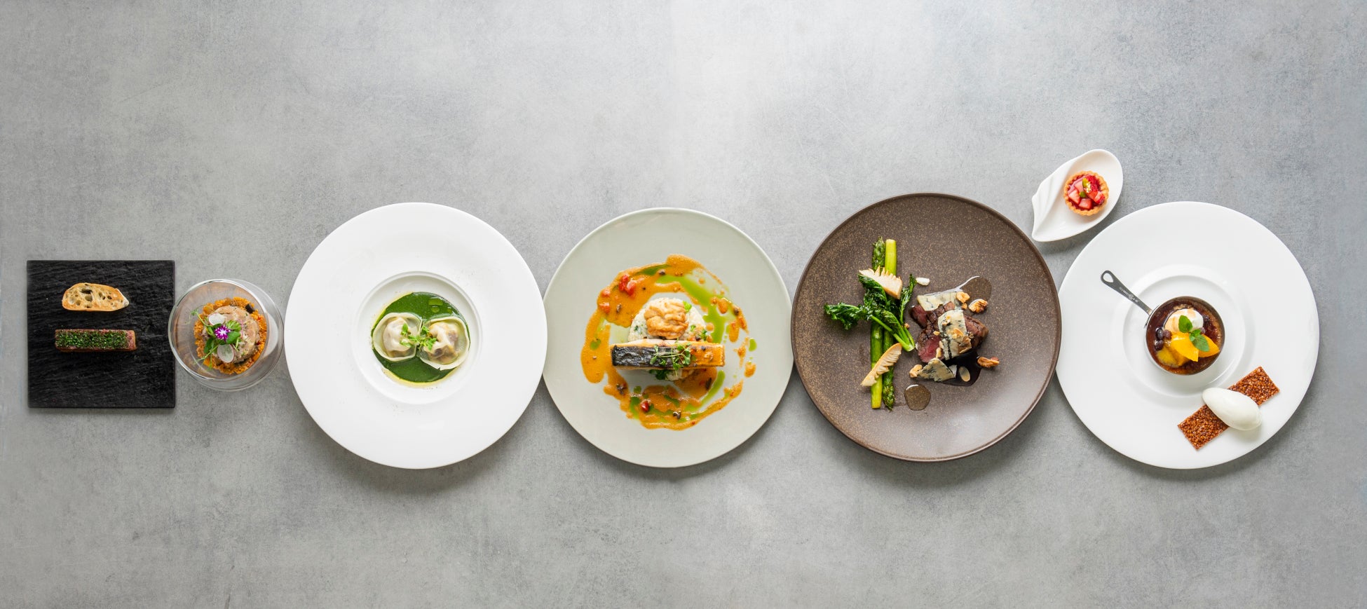 香りが誘う、特別なフレンチコース「Menu aux Arômes」地上130メートルからの景観とともに心ほどけるひとときを