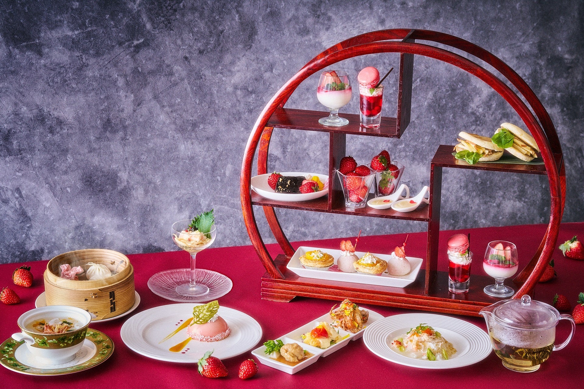 【品川プリンスホテル】早春の香り×中国料理「Chinese Afternoon Tea～苺紅に染まる甘味な茶宴～」を販売