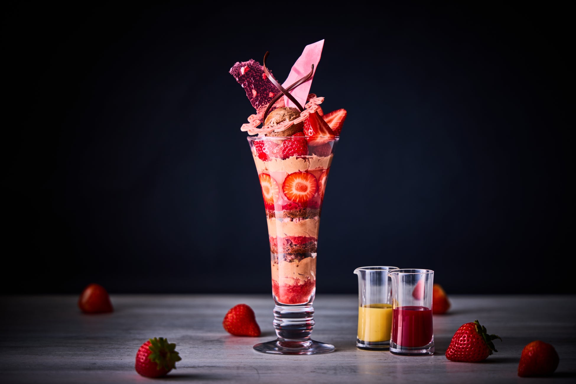 【ホテルメトロポリタン】冬のご褒美！艶めく苺とチョコレートの絶妙な組み合わせを楽しめる至福の「Seasonal Parfait」