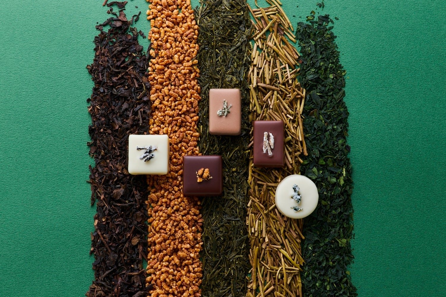 【ショコラティエ パレドオール】ショコラで味わう“国産茶のおいしさ”大切な方へ想いを届けるひと箱