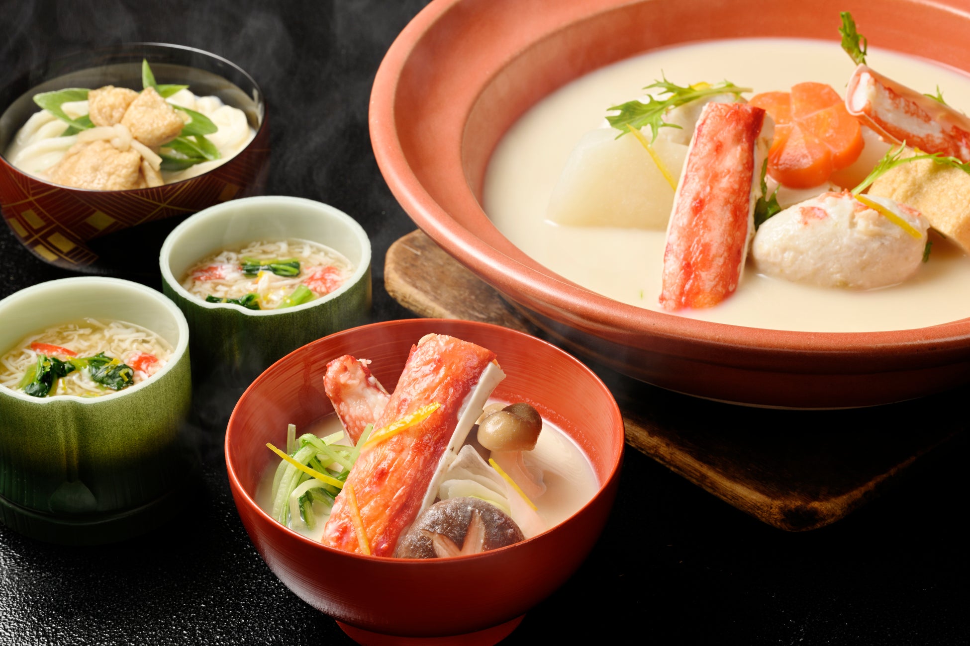 幸せに、まっすぐ。うかいのお取り寄せ「レストランうかい」から季節の鍋セット「吟醸蟹とうふとたらば蟹の豆乳白味噌仕立て」2026年1月1日(木)から予約販売開始
