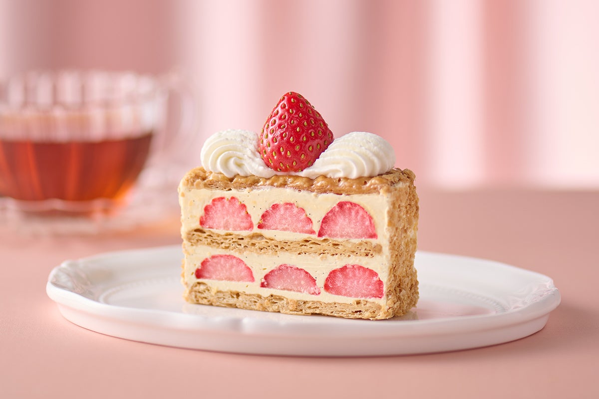 ≪新商品≫ SNSで話題！連日行列が絶えない【フランセ 表参道本店】より、季節を感じる苺のミルフィユ『ミルフィユ・オ・フレーズ』を”土日限定・数量限定”で新発売いたします。