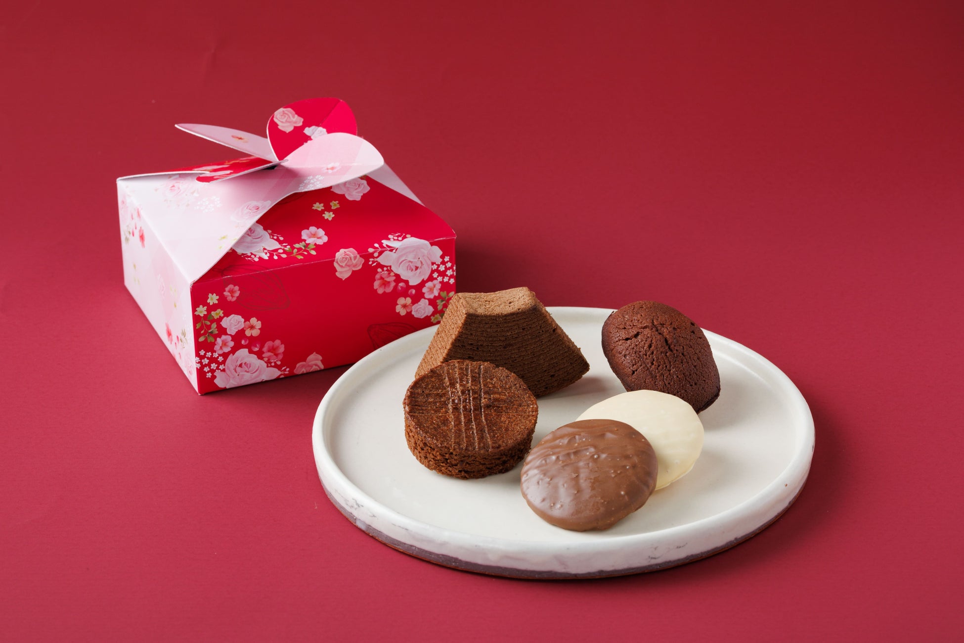 【名古屋】「TOKYOチューリップローズ」が日本最大級のバレンタインの祭典〈アムール・デュ・ショコラ〉へ帰ってくる!注目は、極上のアイスクリームのような口どけを楽しむ“黒バラのチーズケーキ”