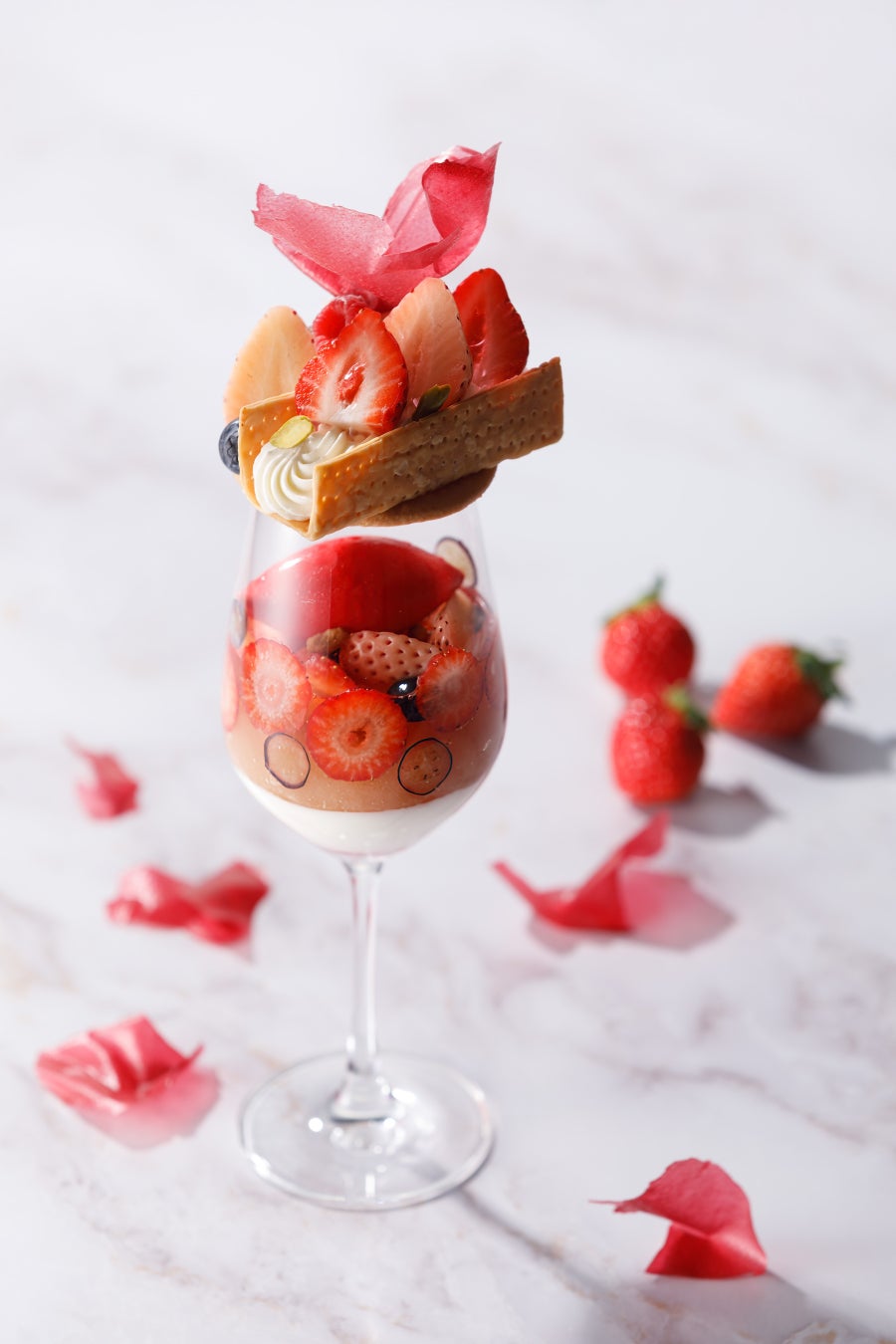 苺のデザートビュッフェ「ストロベリーオブセッション 2026」