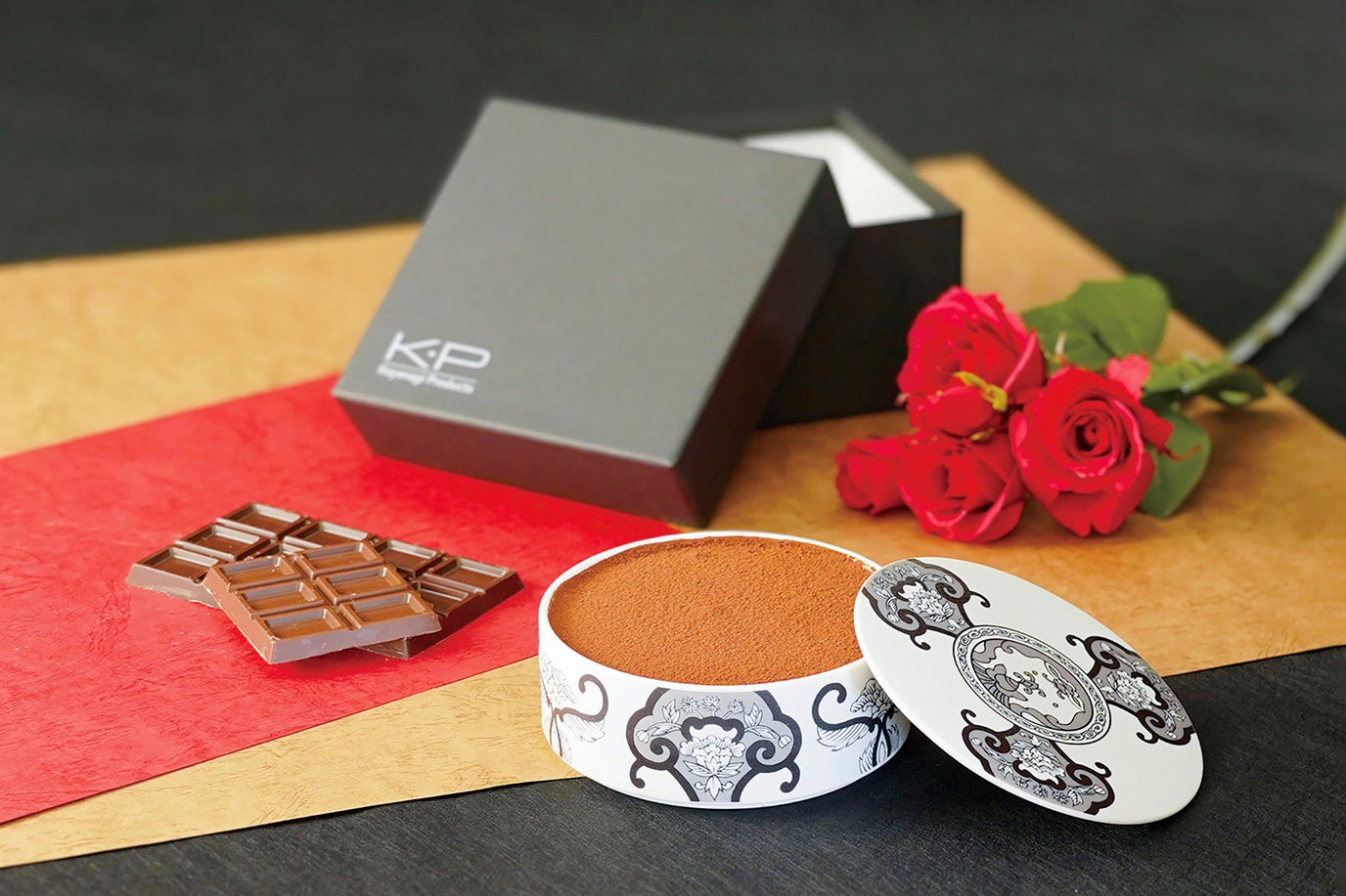 「有田焼入り 生チョコティラミス」をバレンタインに向けて限定発売