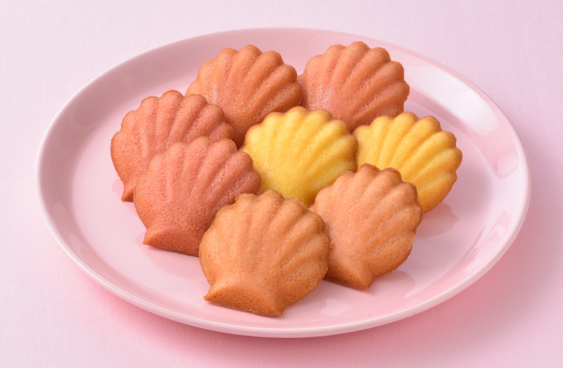 【銀座コージーコーナー】春限定の焼菓子アソート「春のマドレーヌ」と「さくらと抹茶のケーキ」が登場！