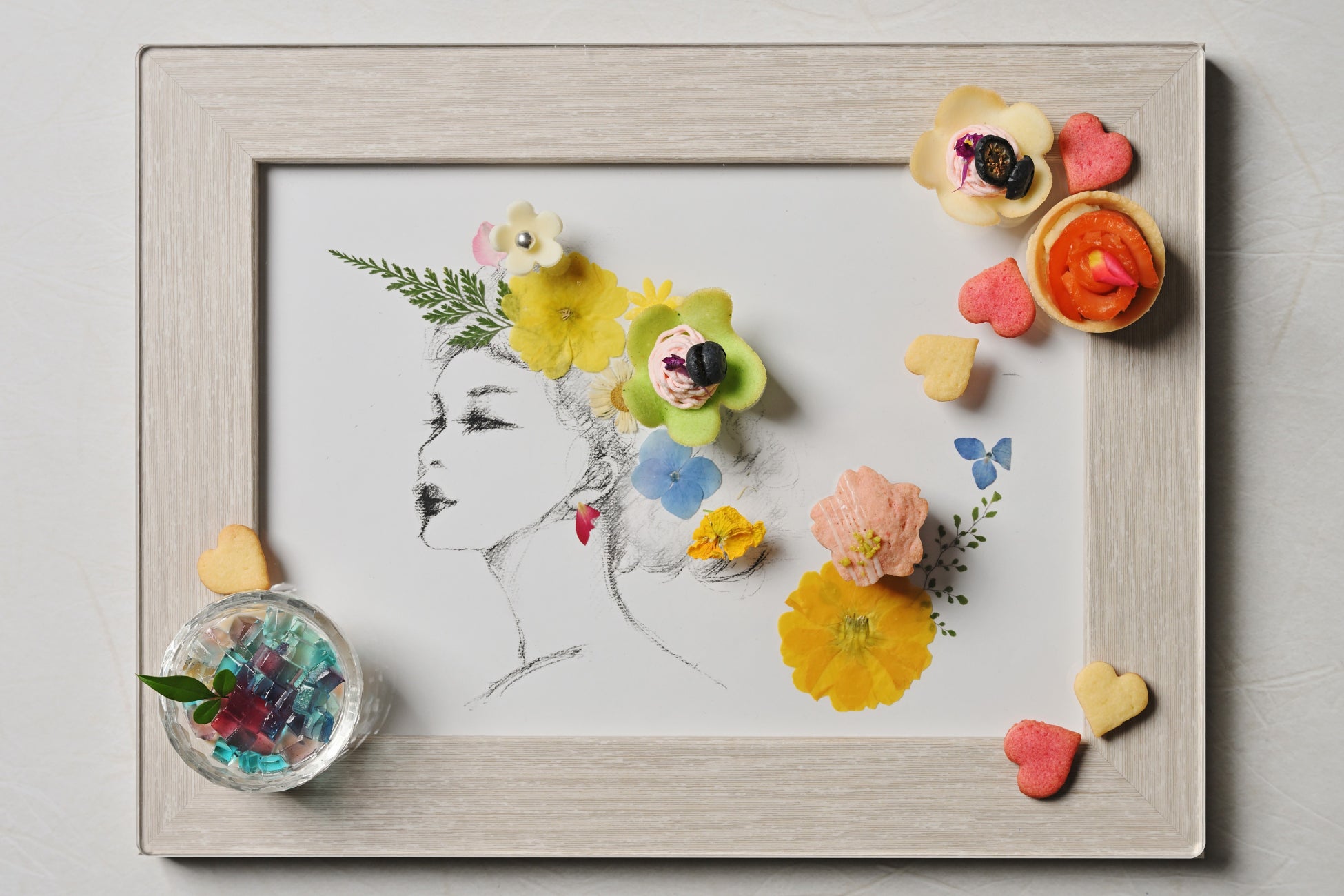 【ザ・プリンス 京都宝ヶ池】押し花とスイーツを重ねて自分だけのアートを仕上げる春のスペシャルスイーツ「花のレイヤーが紡ぐ “あまいろ” アート」を販売