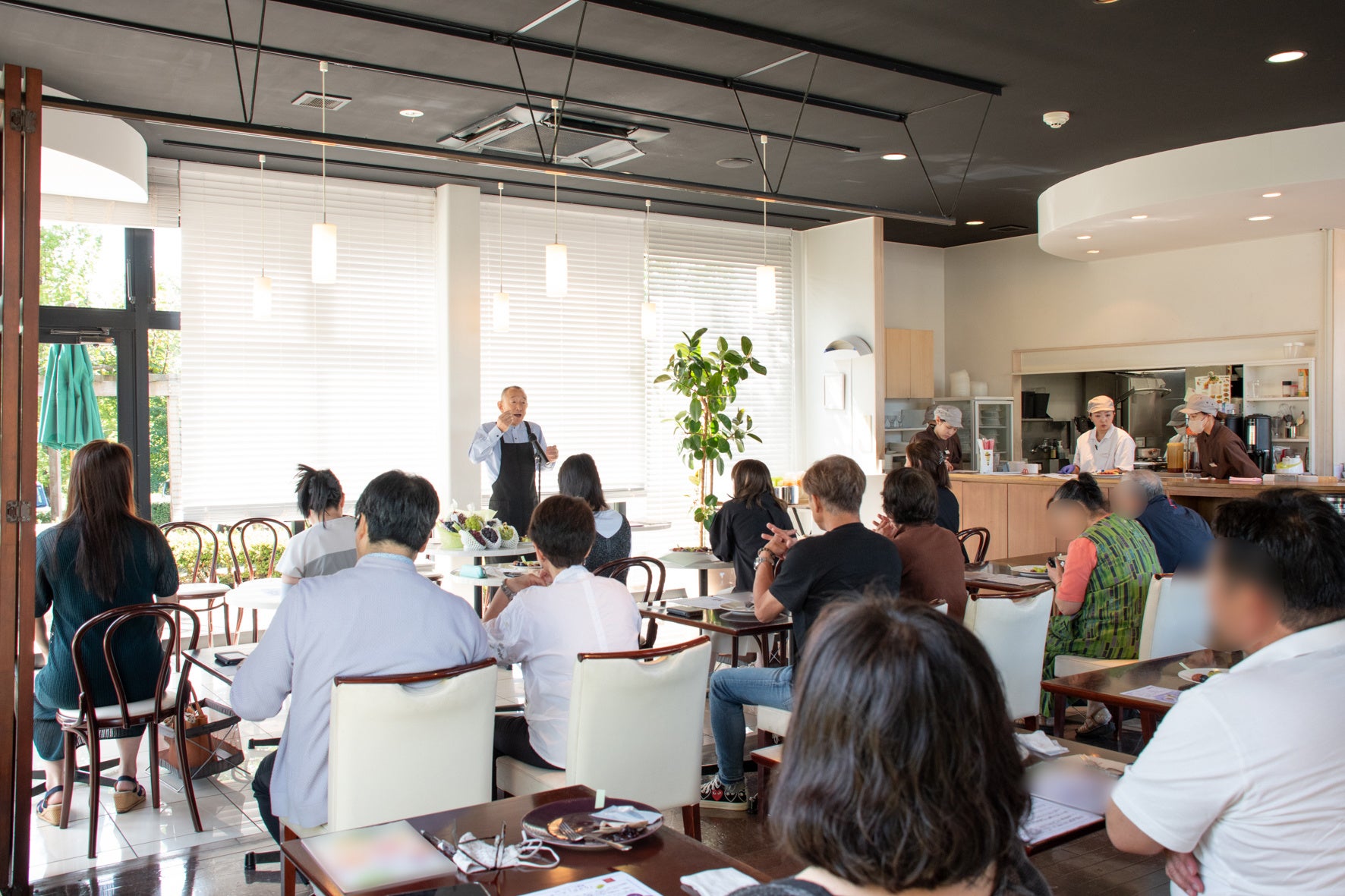 物価高だからこそ、目利きになりたい！“味わいながら学ぶ“人気のフルーツ教室　テーマは「いちご」