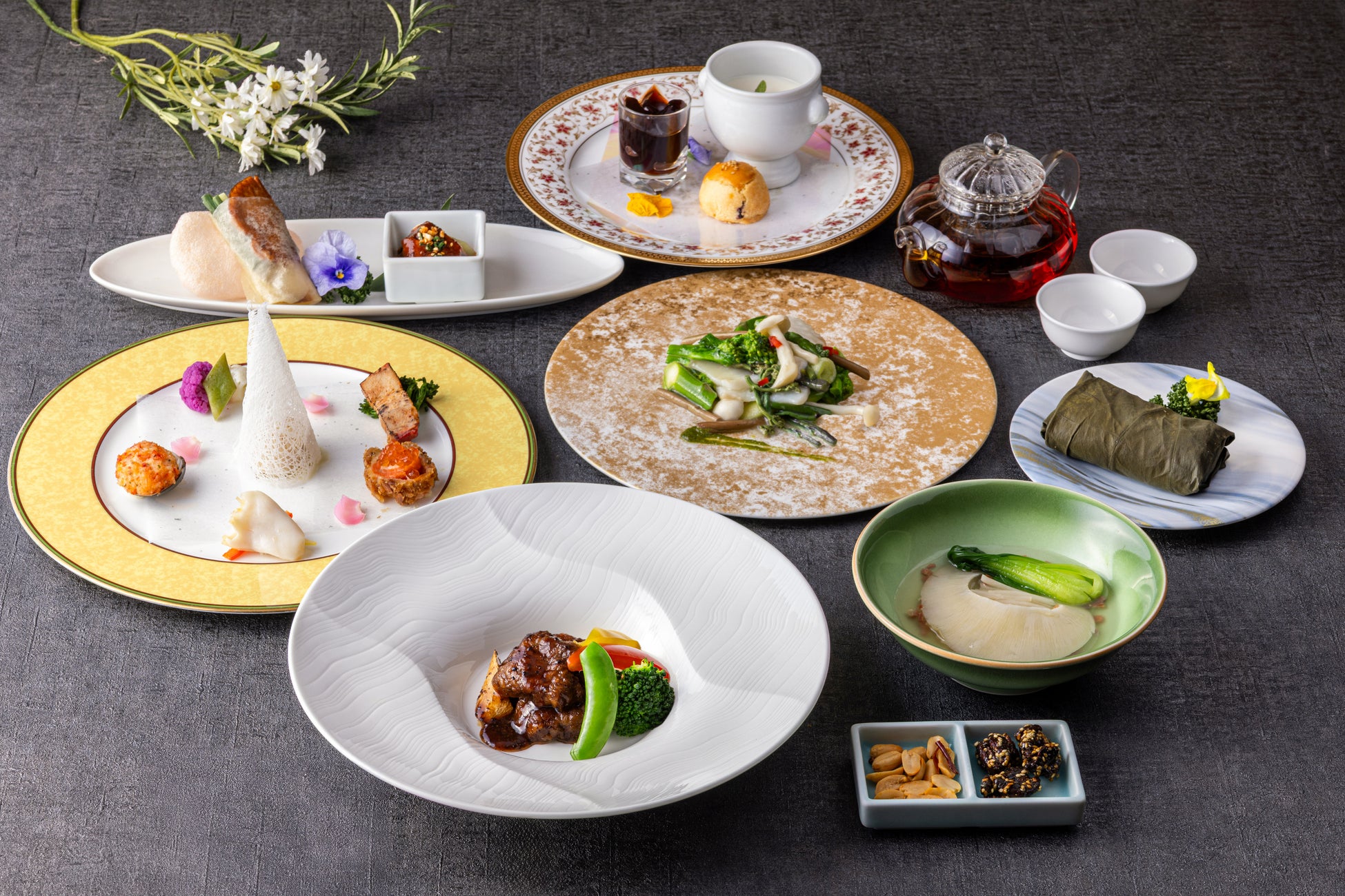 舞鶴湾の天然マガキを味わう！かき小屋「美味星（おいすたぁ）」が冬季営業を開始