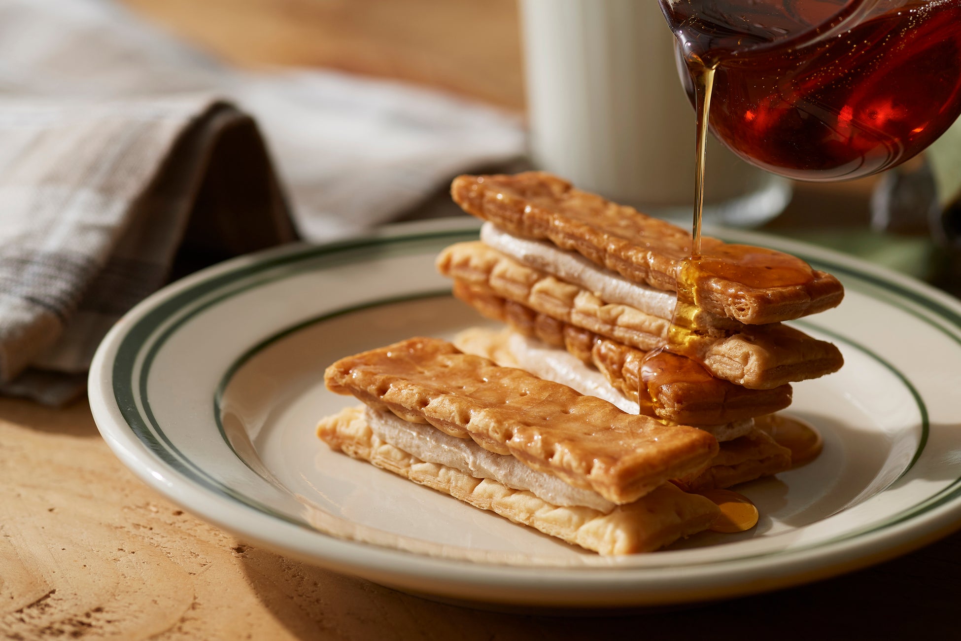 ≪年末年始の帰省シーズンに全数完売！≫【ザ・メープルマニア】より海老名SA限定『メープルパイサンド』再び登場！