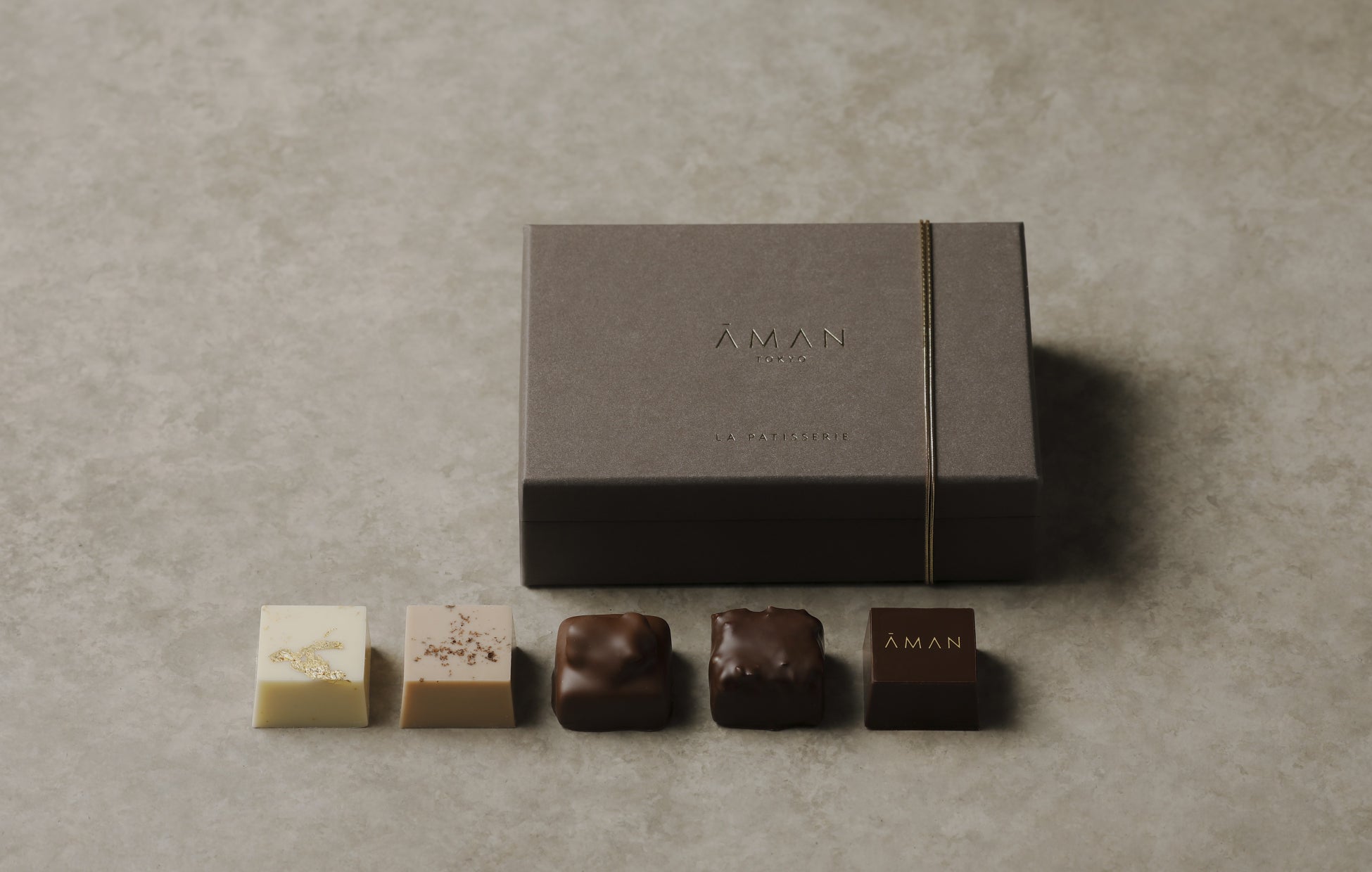 【アマン東京】バレンタインデーに贈る大人向けのシックなオリジナルチョコレートのご案内