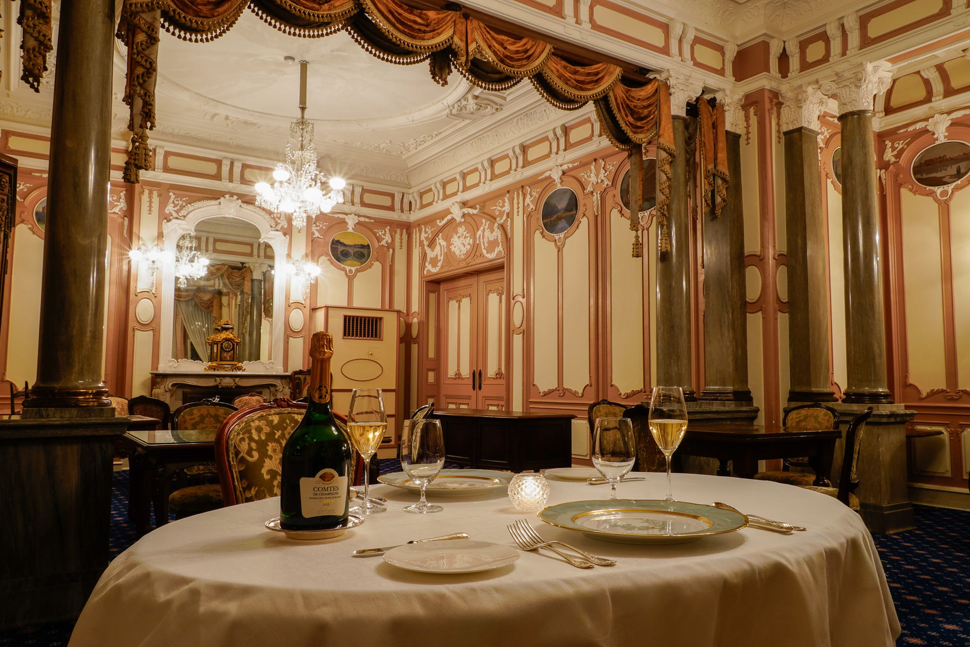 【2/7(土)神戸】光と美食に酔いしれる一夜。神戸ルミナリエ鑑賞券付き「兵庫県の日本酒・ワインのペアリング特別ディナー」のプランを販売