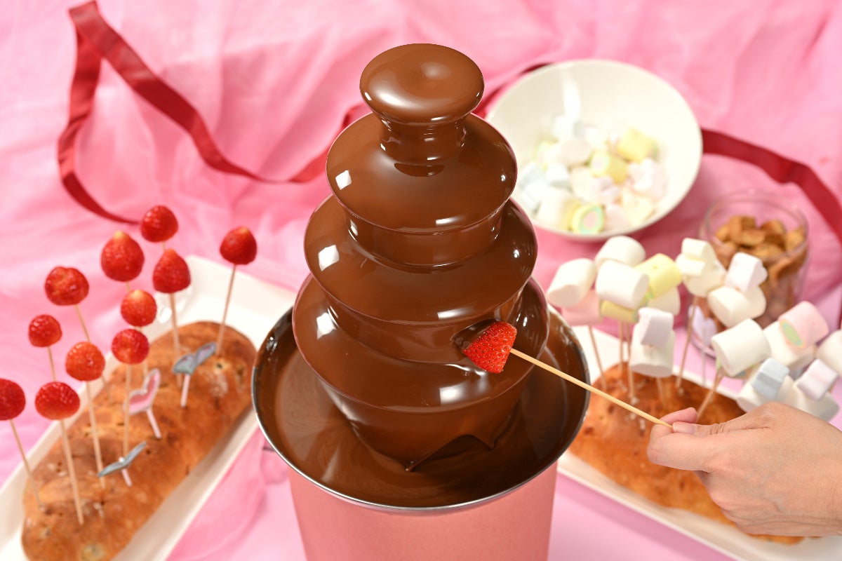 【大阪マリオット都ホテル】天空のラウンジに今冬限定、ショコラとベリーの優美な「ショコラパフェ」が登場！バレンタインシーズンはカヌレやボンボンショコラ、ハートの飴細工で特別仕様に