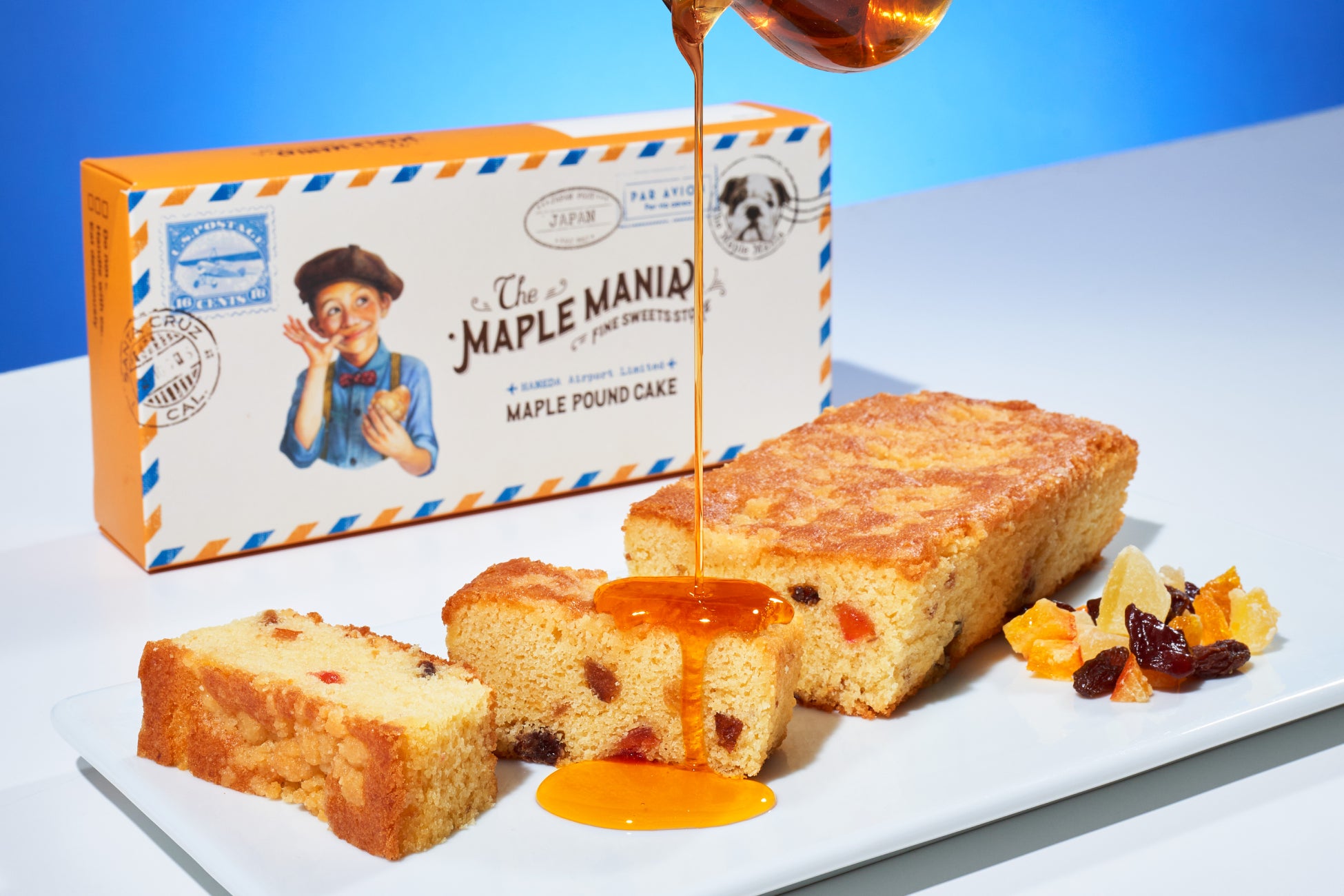 ≪羽田空港限定≫【ザ・メープルマニア】の『メープルパウンドケーキ』。“さらにおいしく”味とパッケージをリニューアルして、好評発売中！