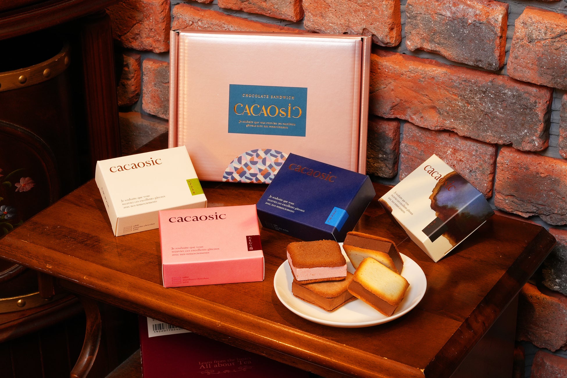 チョコレートブランド『cacaosic』から、バレンタイン限定商品『バレンタインボックス アムールロゼ/バレンタインマジック』の2種類が発売！