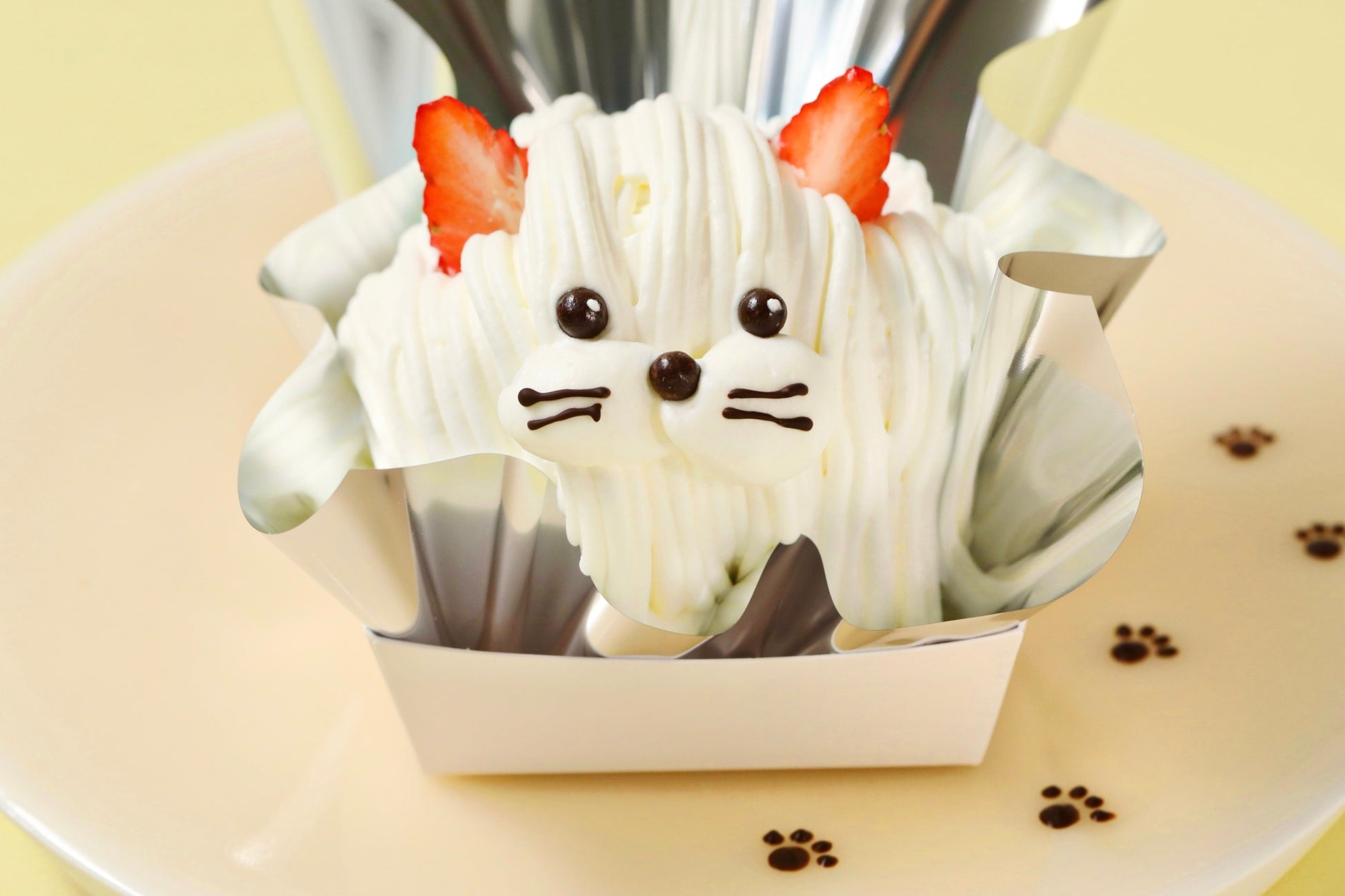 【“猫の日”限定ケーキ】累計販売数5万個突破※1の犬型スイーツが今だけねこの姿になって新登場！2/22に向けて国産苺とホイップクリームでふわふわな口溶けに仕上げた『ニャンティちゃん』を期間限定で発売！
