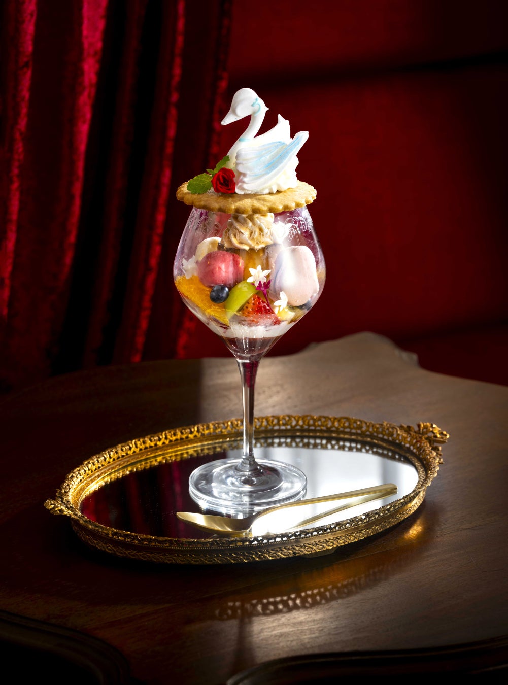 【コロンバン原宿サロン】ロリータファッションの第一人者・青木美沙子さん監修「プリンアラモード エレガンス」を2月1日より提供