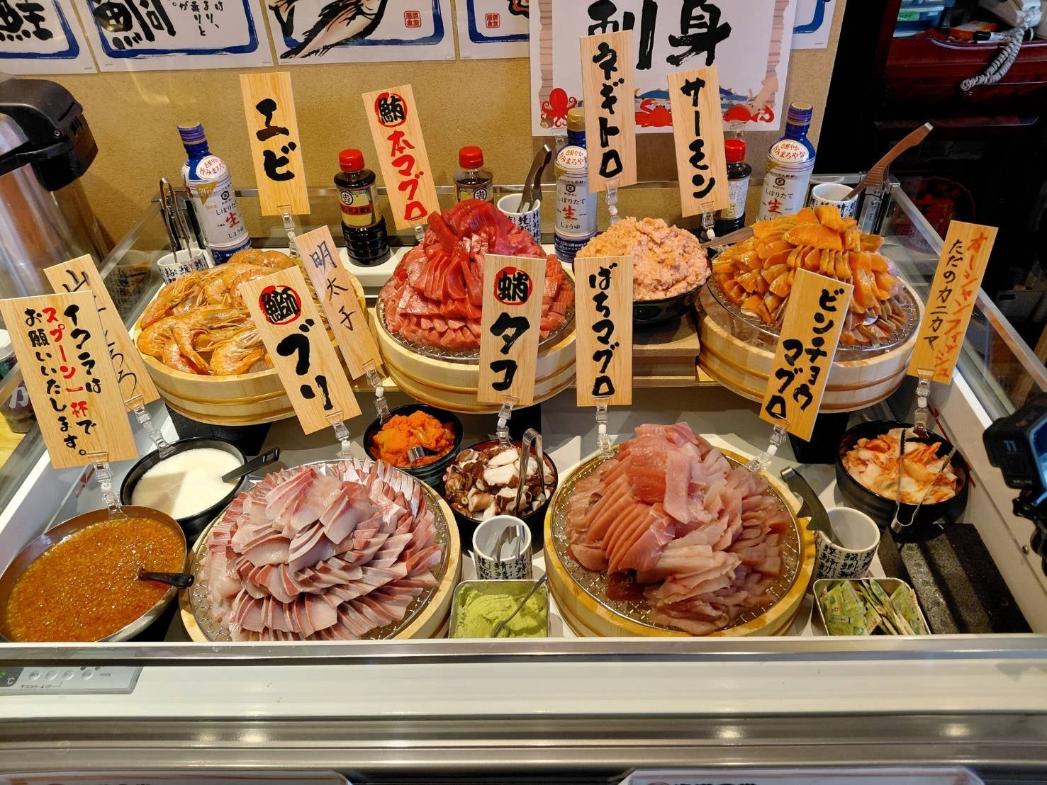 【大阪初上陸】テレビでも話題の刺身食べ放題「漁港食堂」が1月23日(金)に大阪なんばにOPENします！