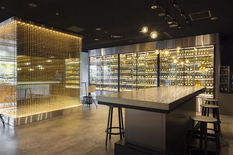 三菱一号館美術館×帝国ホテル 東京シャンパンバー The Rendez-Vous AWAで展覧会タイアップカクテルを販売！