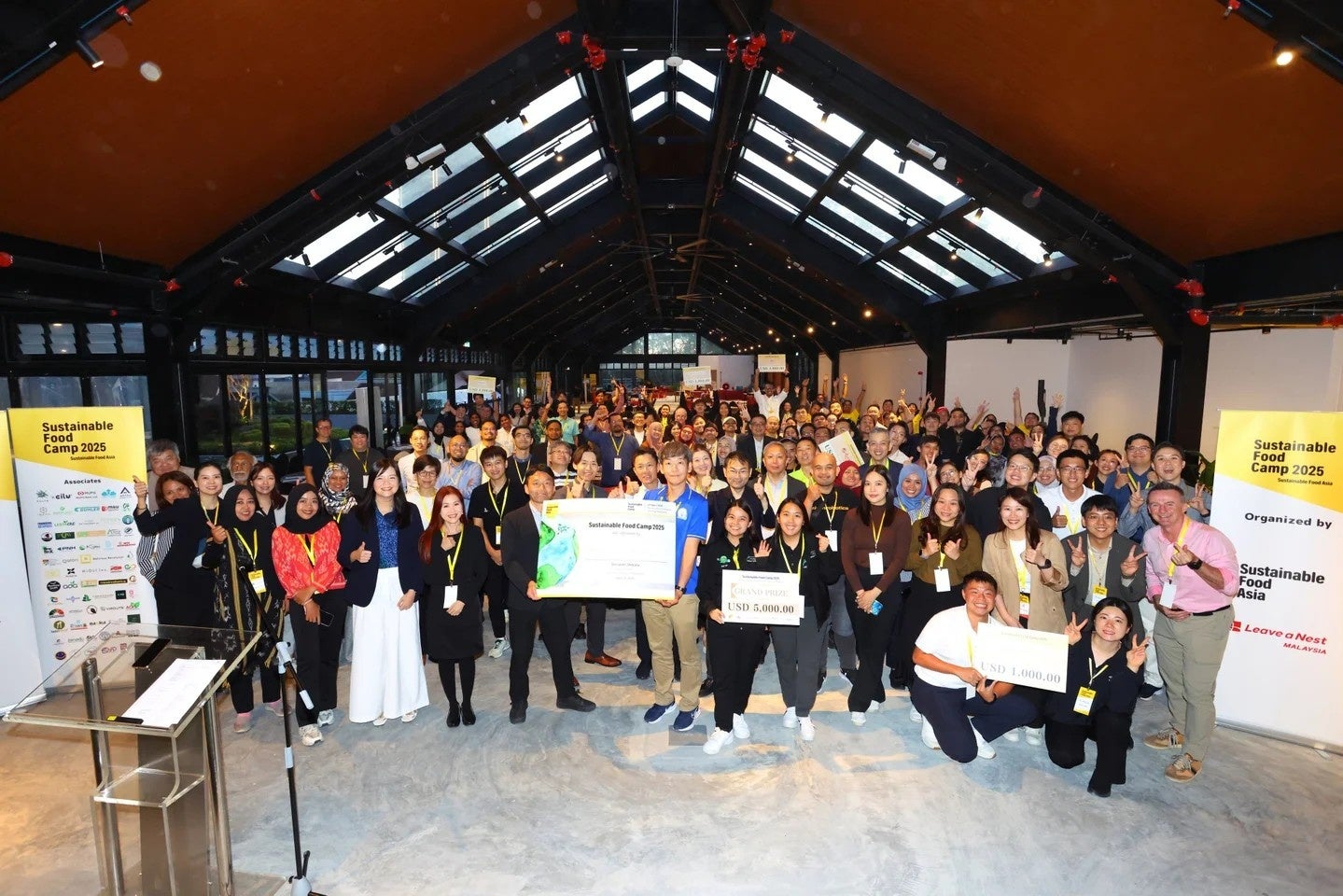 ミカド珈琲コラボ焼き菓子2品 発売4か月で「5万個突破目前」