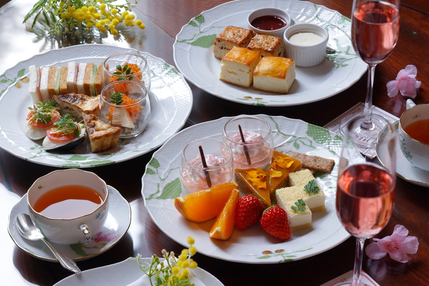 【銀座コージーコーナー】1月23日から、ひなまつりケーキの予約受付スタート！かわいいプチケーキアソートや縁起のいい扇形ケーキなど、全7種類