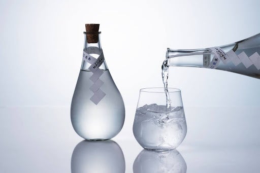 酒蔵再生ベンチャー「ナオライ」祈りの酒を廃棄しない。日本初、お神酒のアップサイクル北九州市の和布刈神社と協業、お神酒で『浄酎 -JOCHU-』を生産開始