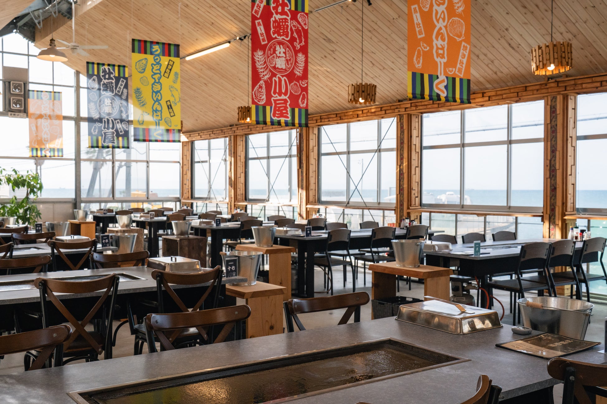 せいろで昆布と酒とともに蒸した贅沢海鮮定食「フタフタ」が愛知・知多半島の牡蠣小屋『ウッドデザインパーク野間』で2026年1月26日から提供開始