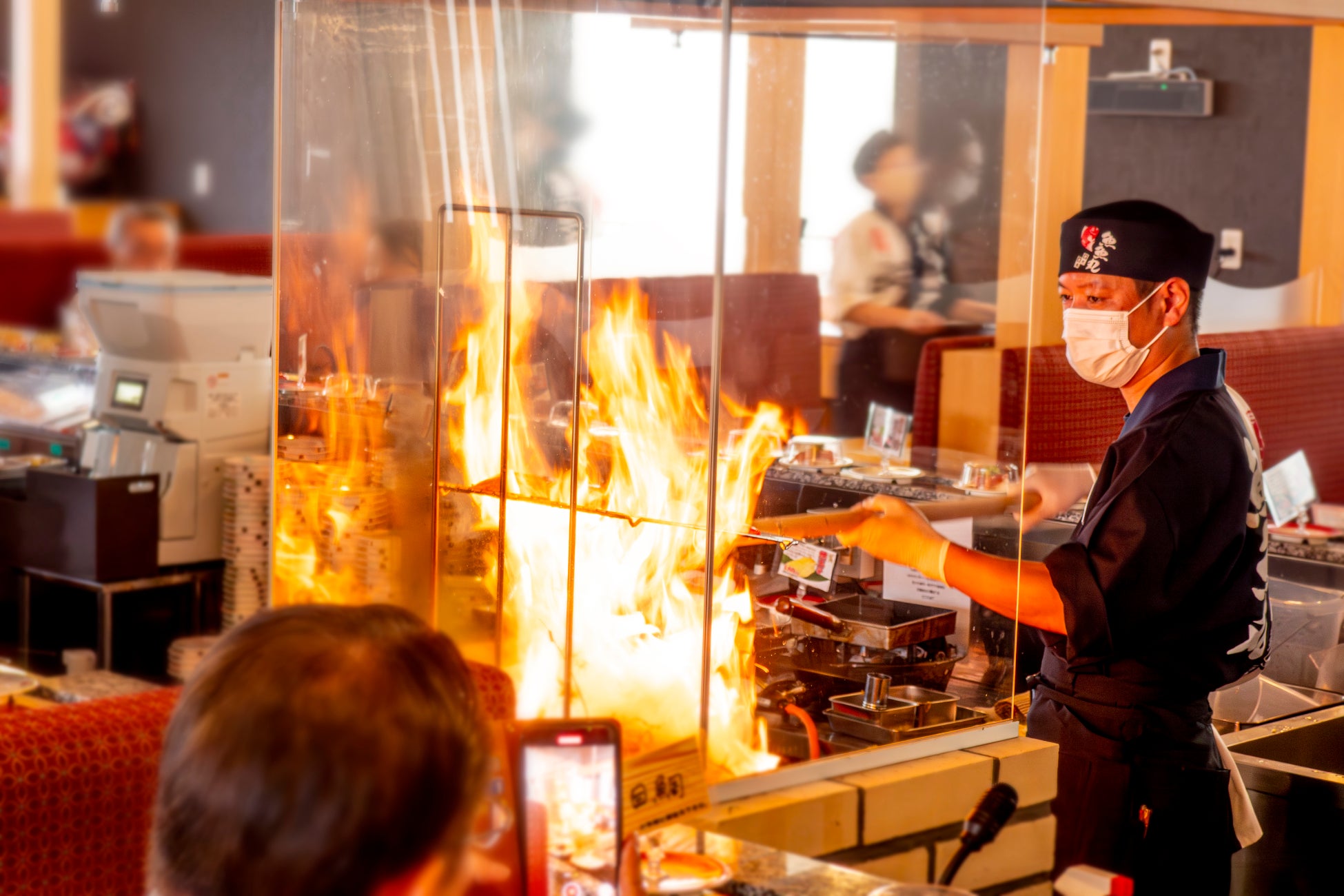 【3ヶ月連続オープン第二弾】少量多皿中華「Amber Trip」を西麻布にオープン！レストラン100店舗展開を目指す株式会社beagleが、15店舗目を2月2日(月)にグランドオープン。