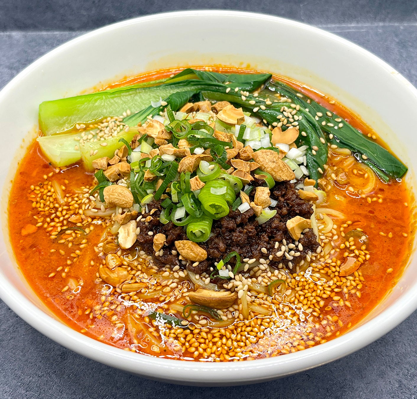 麻辣湯専門店『菜彩麻辣湯（サイサイマーラータン）』より“しびれる辛さ” がクセになる『麻辣麻辣』メニューが新登場！