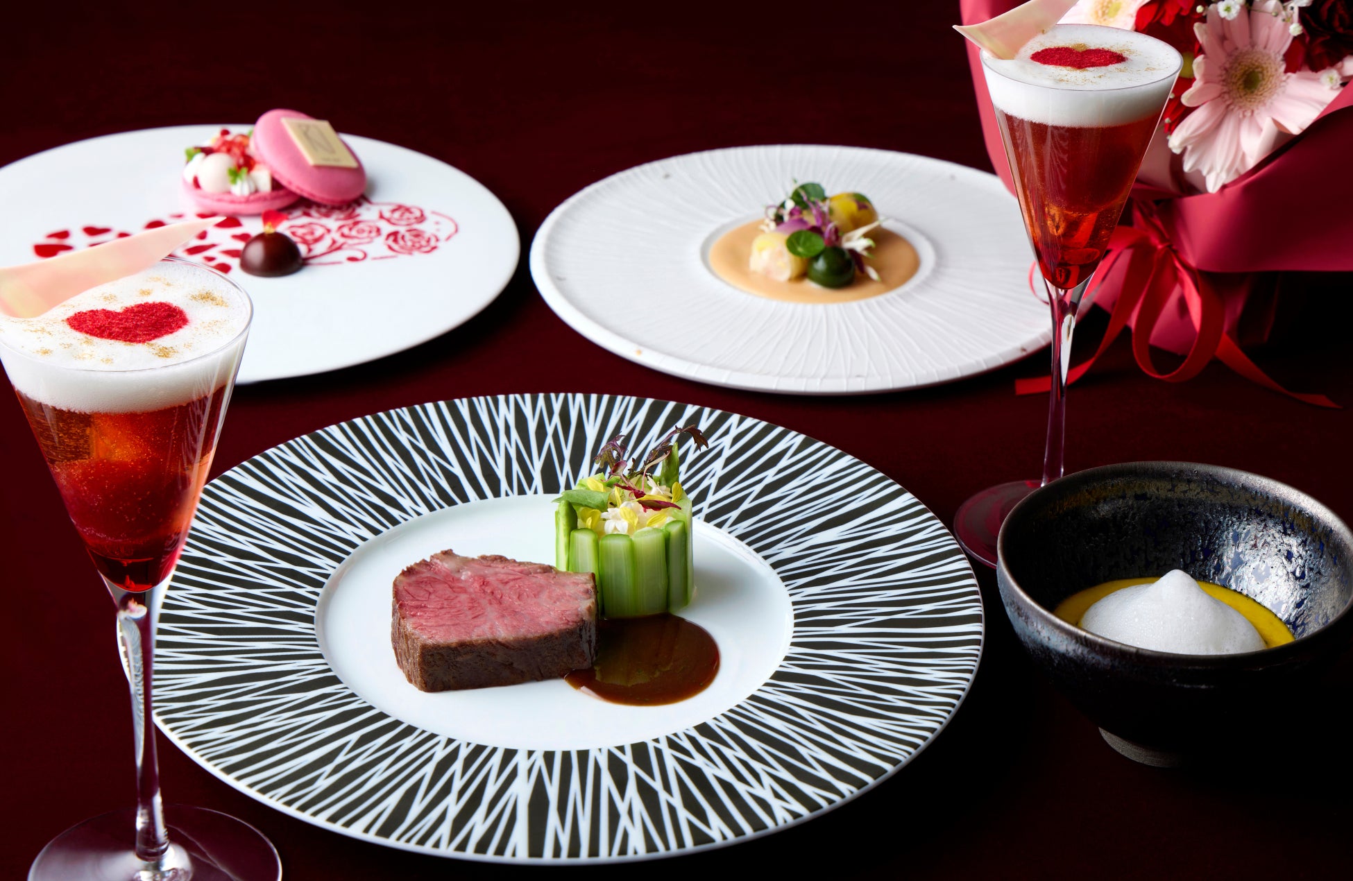 【リーガロイヤルホテル大阪】中之島の夜景に包まれて、たいせつな人と心ときめくひとときを バレンタインデー限定 特別ディナーを販売