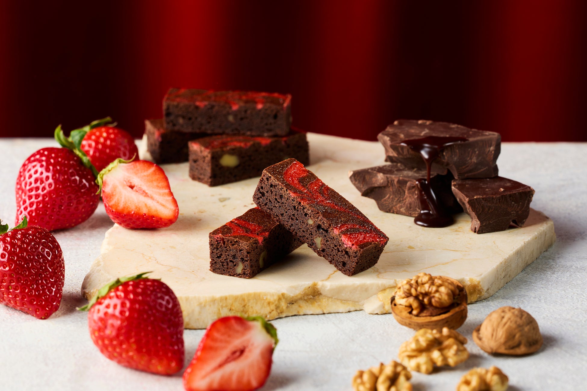 待望の新商品！あまおう苺スイーツ専門店「博多まっかな苺」より、「博多まっかな苺のベルベットブラウニー」が新発売！