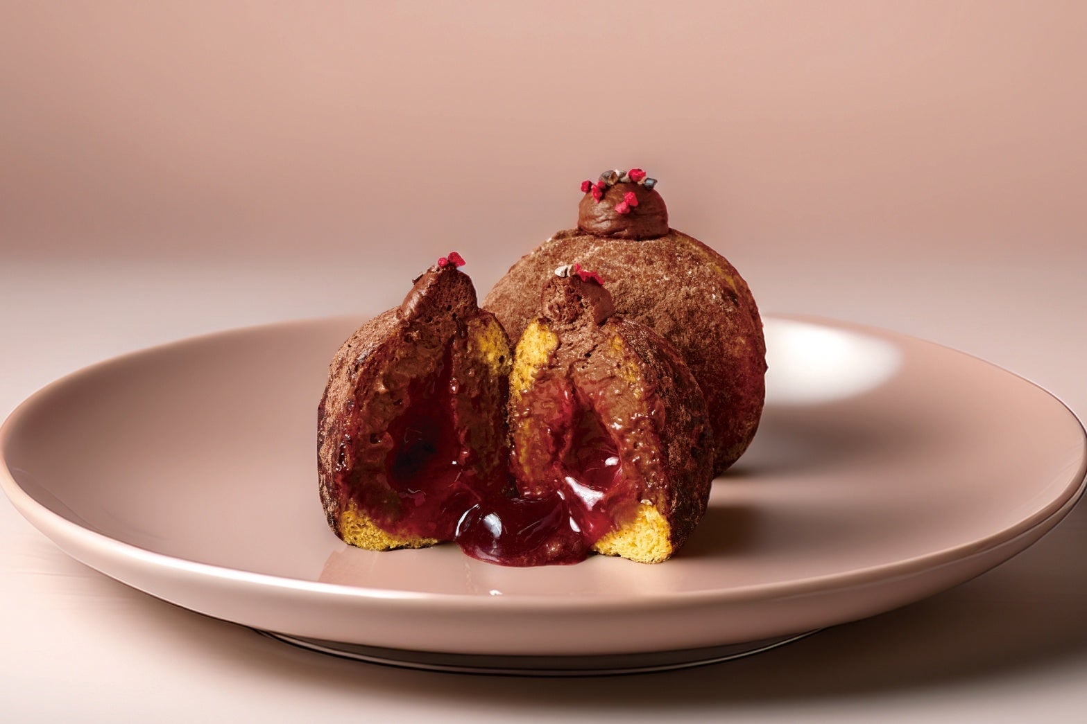 【UNI DONUTS】2月5日(木)発売！とろけるチョコと溢れるラズベリーが重なり合う、バレンタイン新作「ラズベリーショコラ」