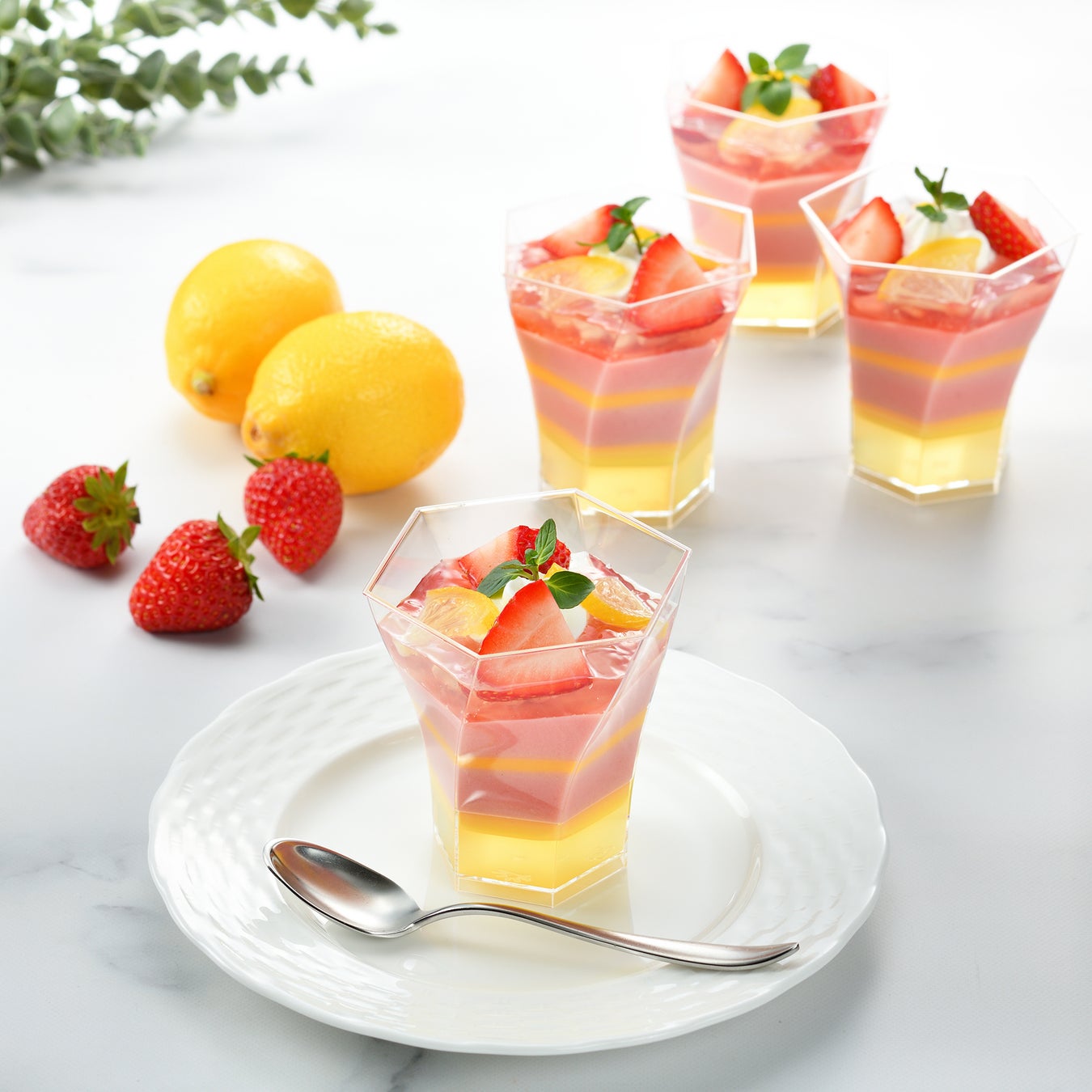 【ホテルメトロポリタン山形】令和7年度高校生山形うまいもの商品開発プロジェクト「米沢興譲館高校」コラボ商品『県産いちごとれもんの”ビタフル”ベリーヌ』販売！！