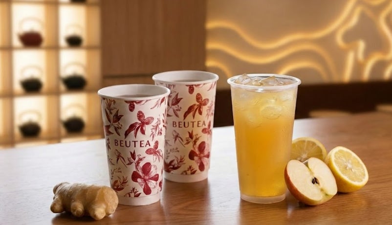 マレーシア発プレミアムティー「BEUTEA」、1杯ごとに生姜の塊を“布で手搾り”する『ジンジャーアップルティー』日本限定発売