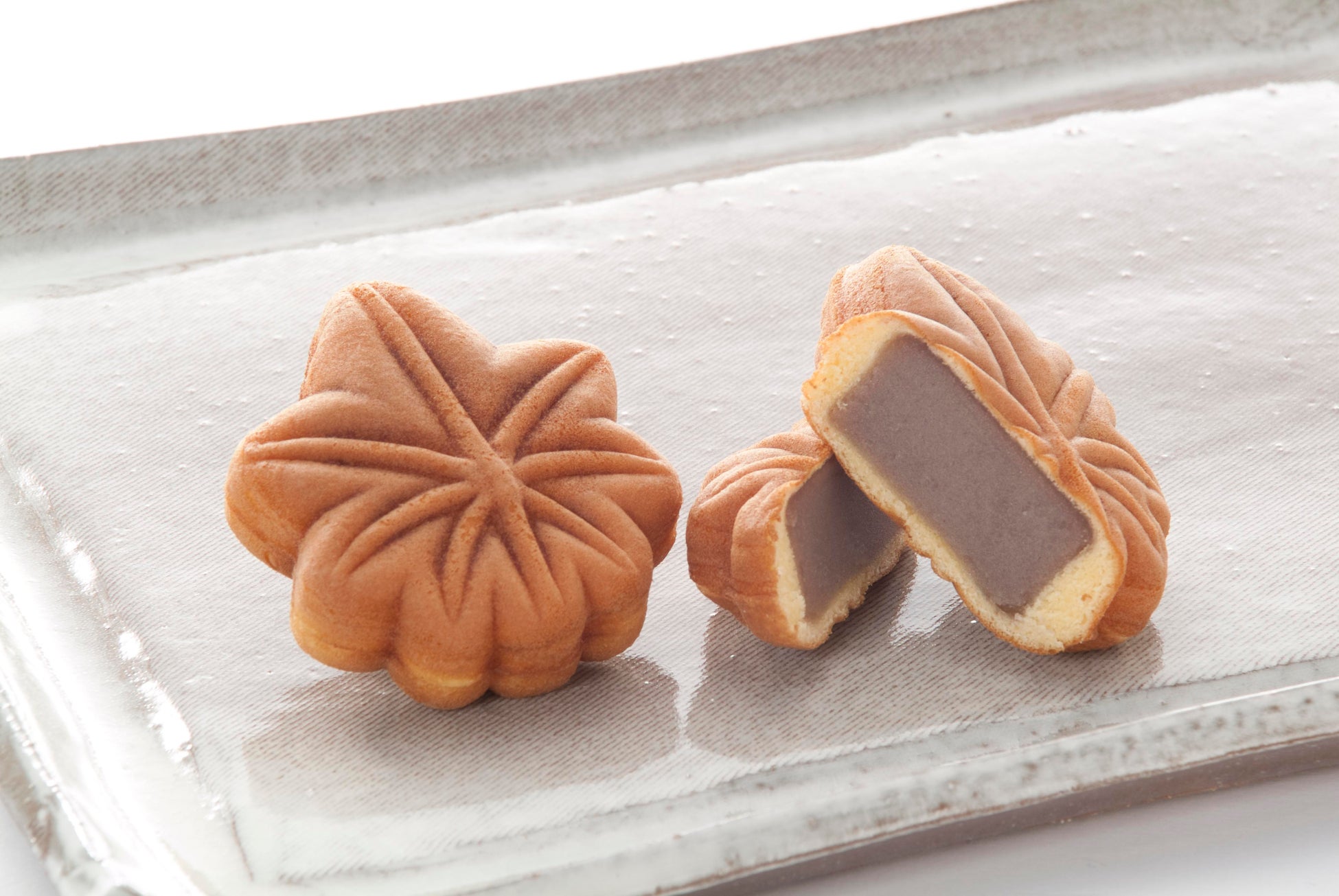 もみじ饅頭の老舗やまだ屋の新商品「月のワルツ」