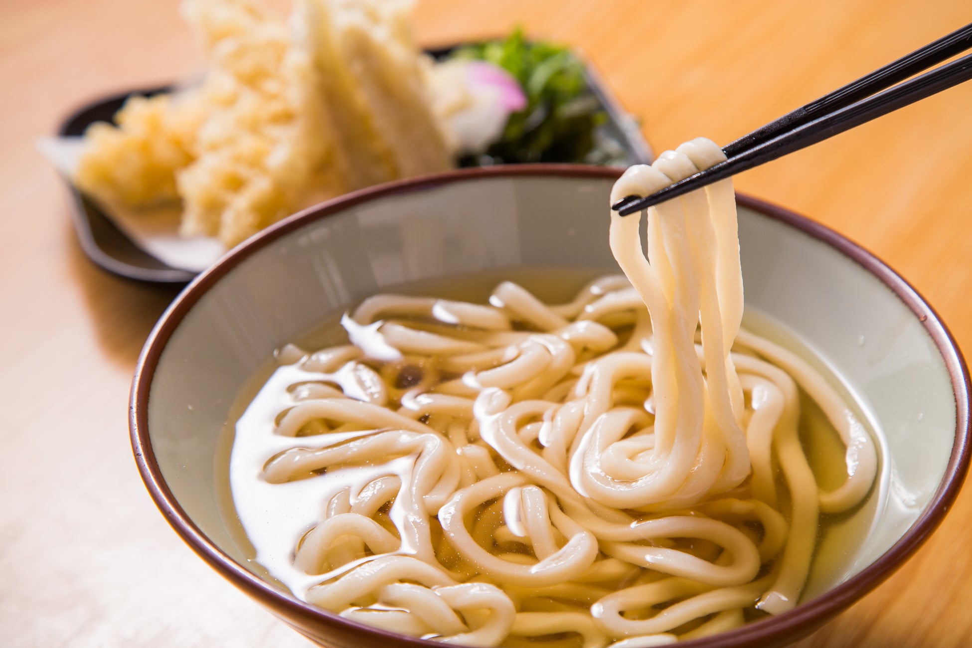 【こむぎの×うちだ屋】“博多うどん”リブランディング第3弾！長崎県諫早市（いさはや）に「うちだ屋 東諫早店」が2026年2月5日グランドオープン