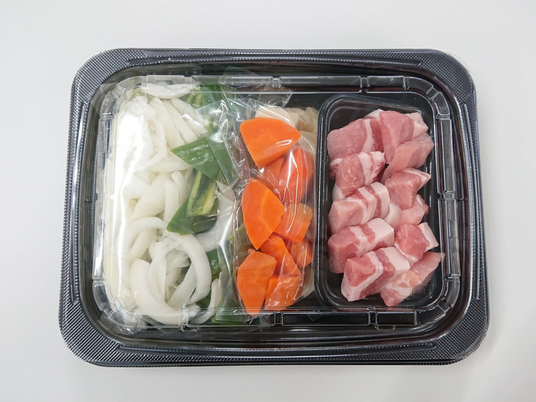 菓子ブランド「(NO) RAISIN SANDWICH」が韓国発ライフスタイルビューティーブランド「NONFICTION」とコラボレーション「NONFICTION」の香りに着想したバターサンドを発売。